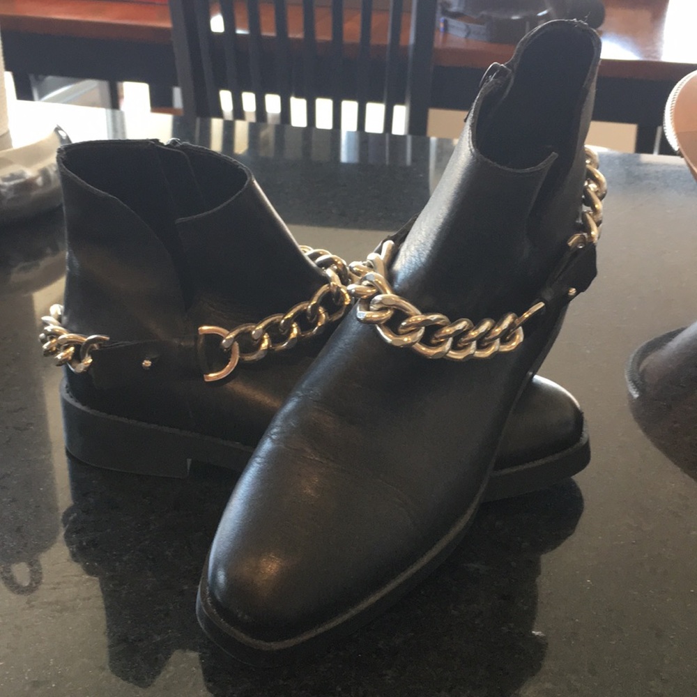 Black leather Zara booties! Size 38